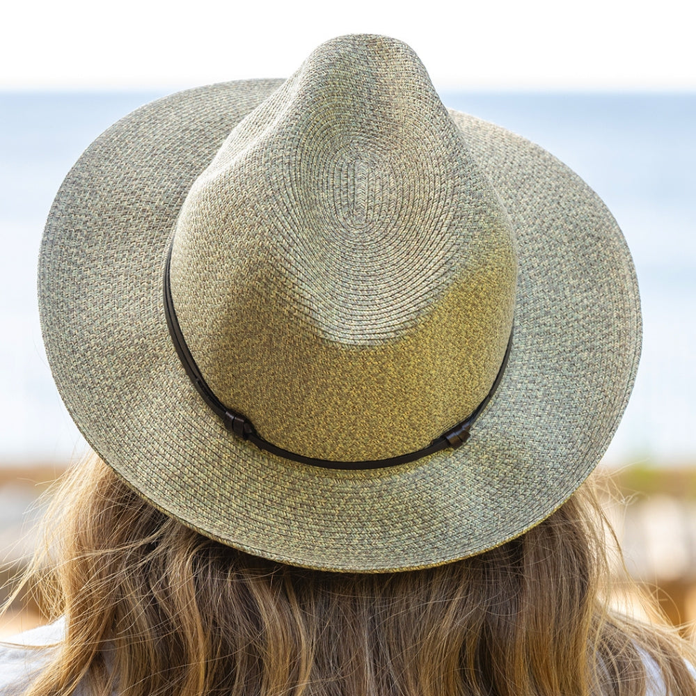 Kaffe-farget hatt