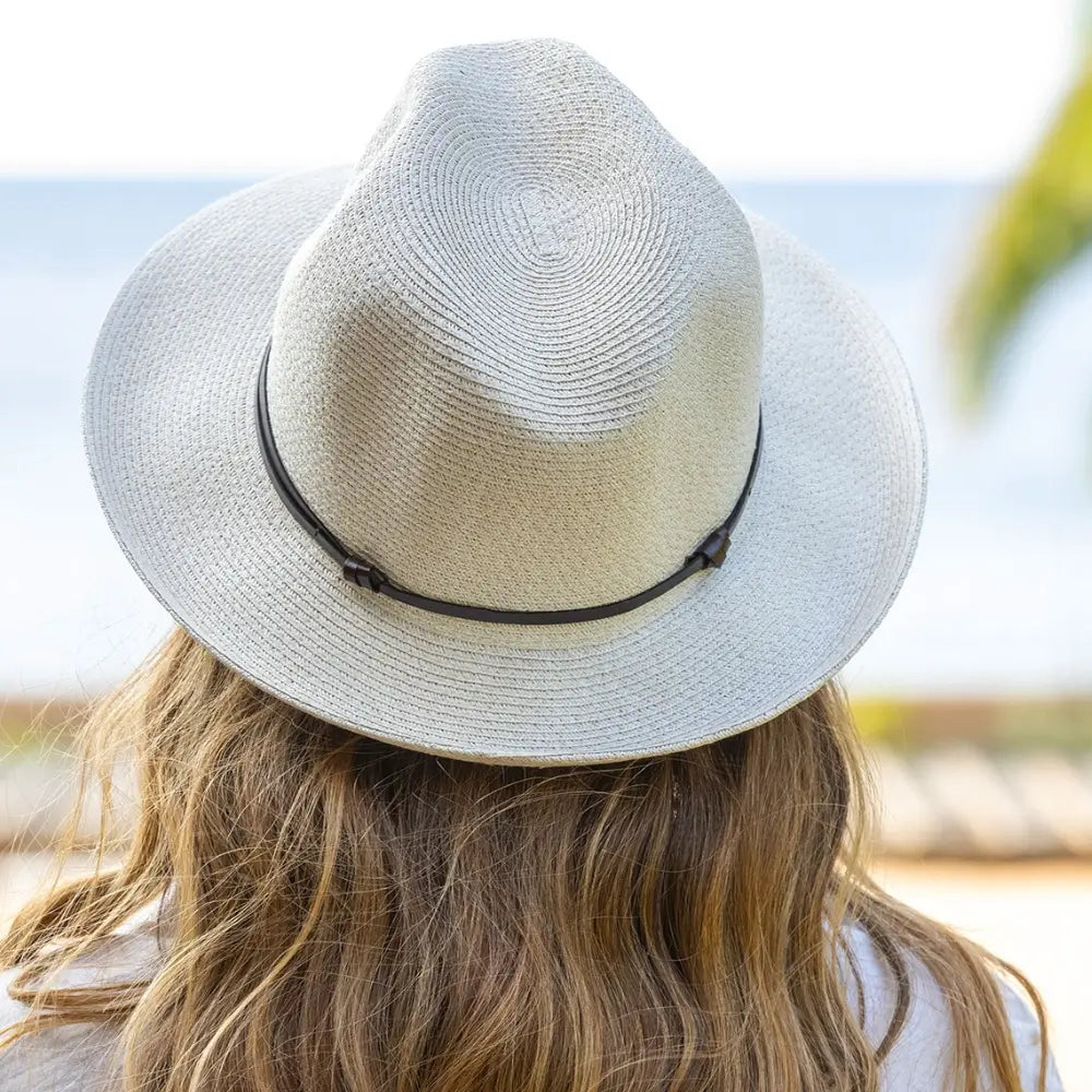 Ecru hatt