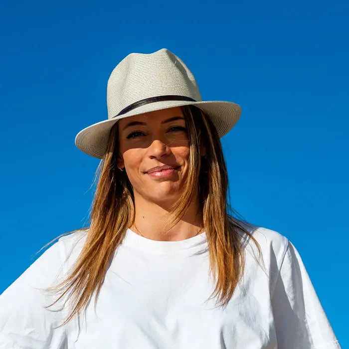 Ecru hatt