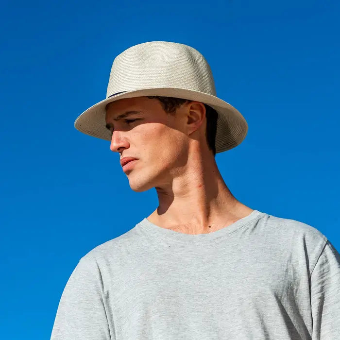 Ecru hatt