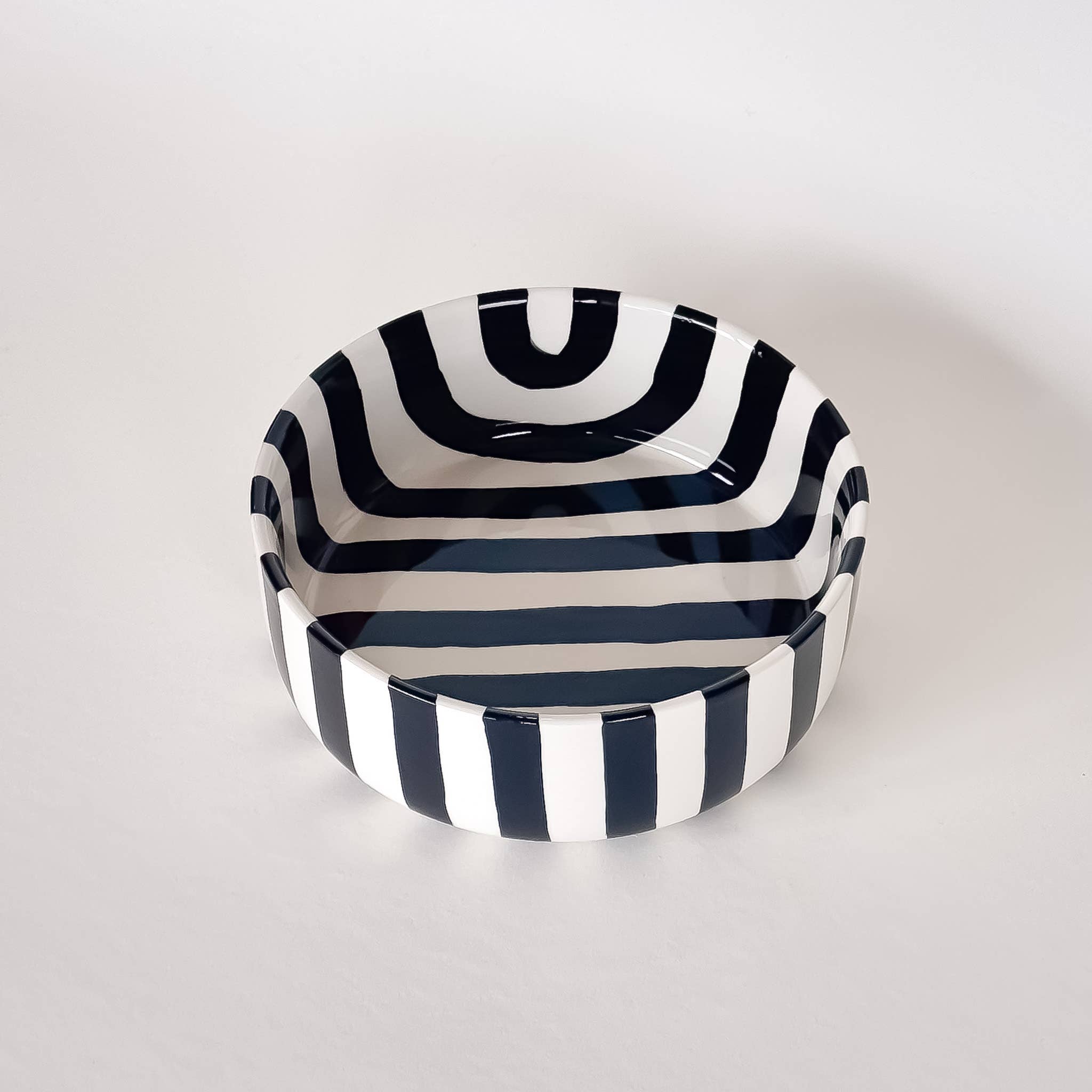 Bolle med sorte striper