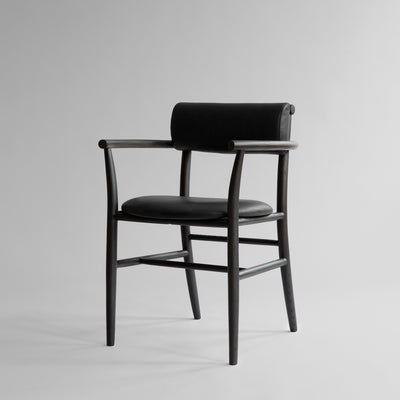 Spisebordstol - Nama Med Armlener