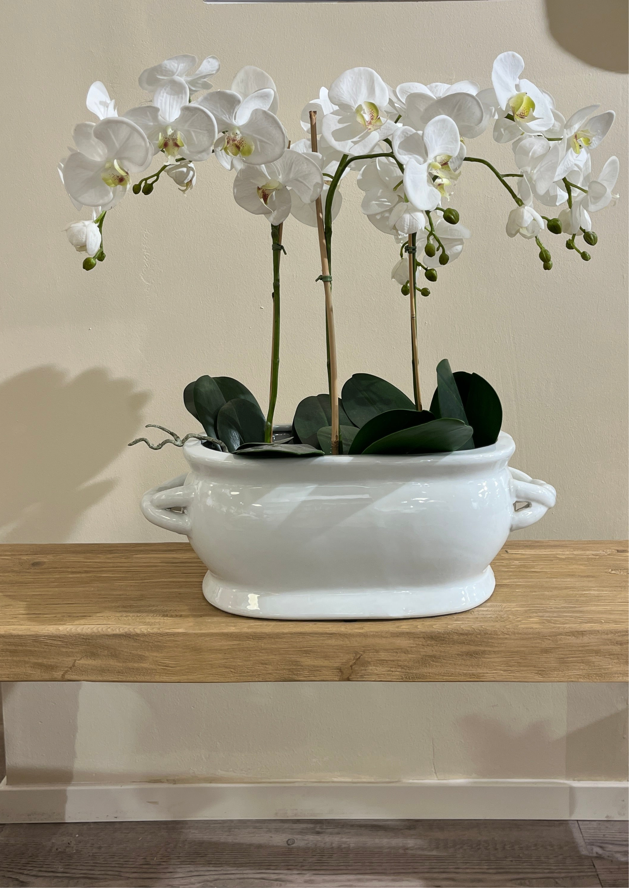 Hvit jardinière blomsterpotte