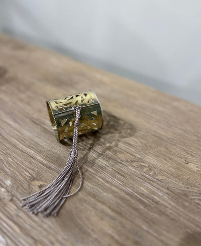 Serviettring i metall med liten avtagbar dusk