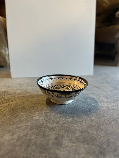 Sort og hvit tradisjonell bolle - 25 cm