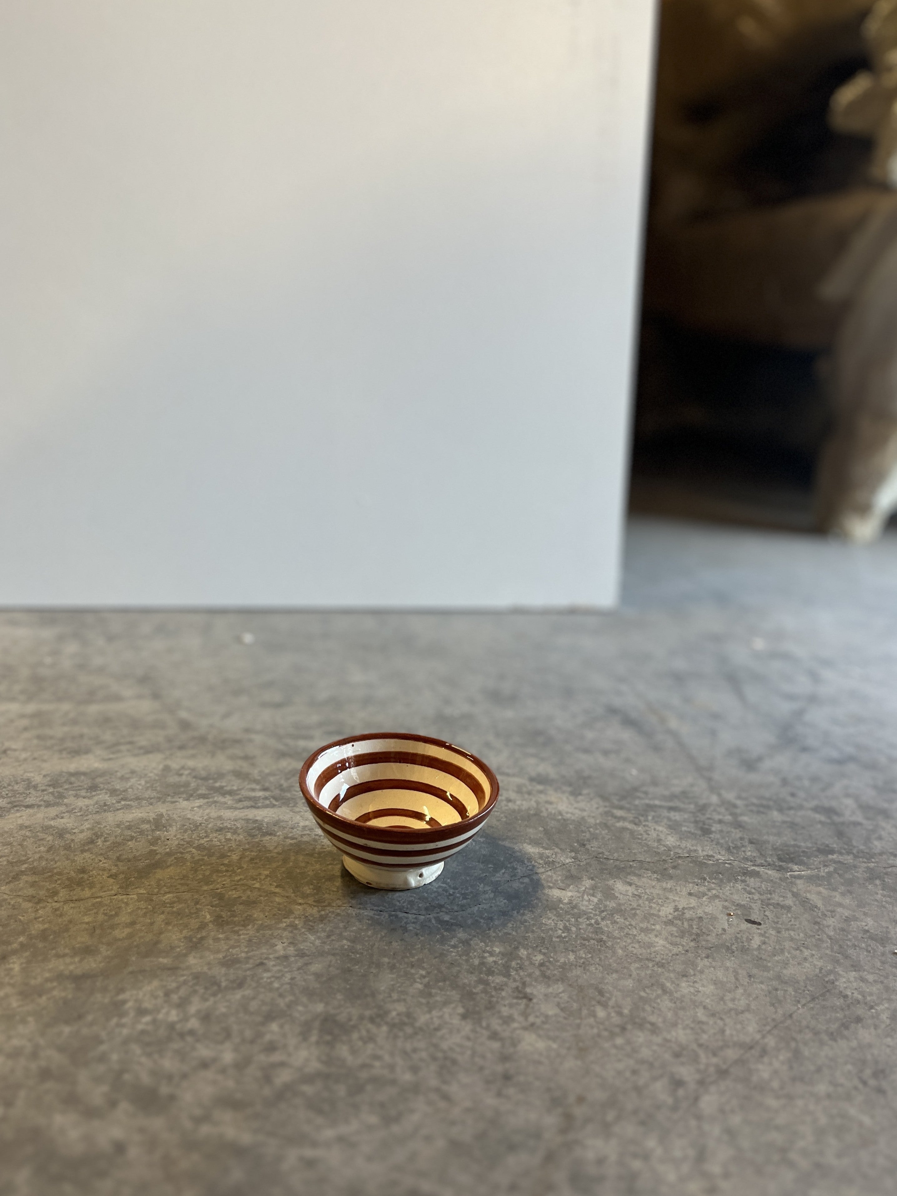 Brun og hvit sirkel bolle - 10 cm