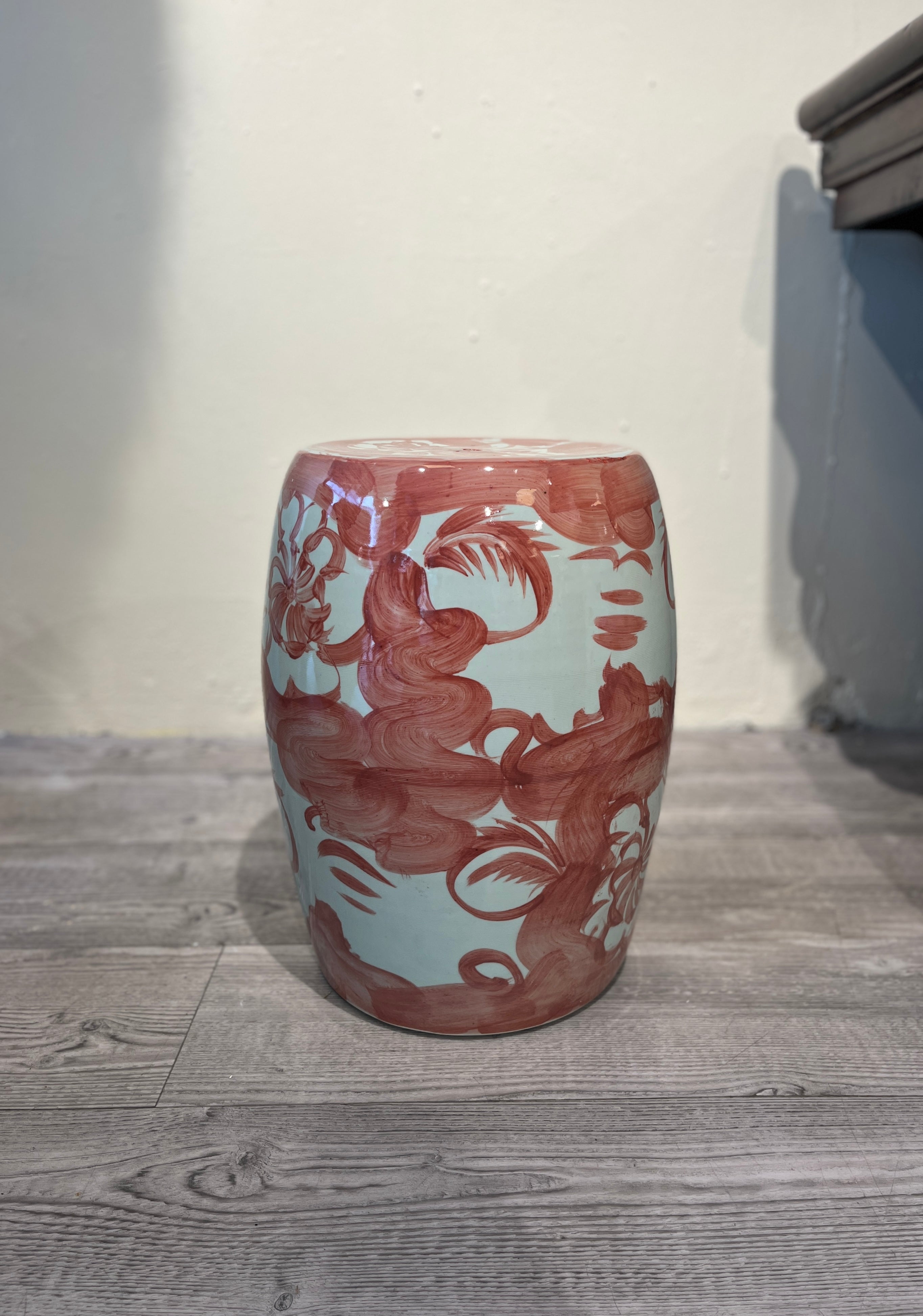 Garden Stool med rødt mønster
