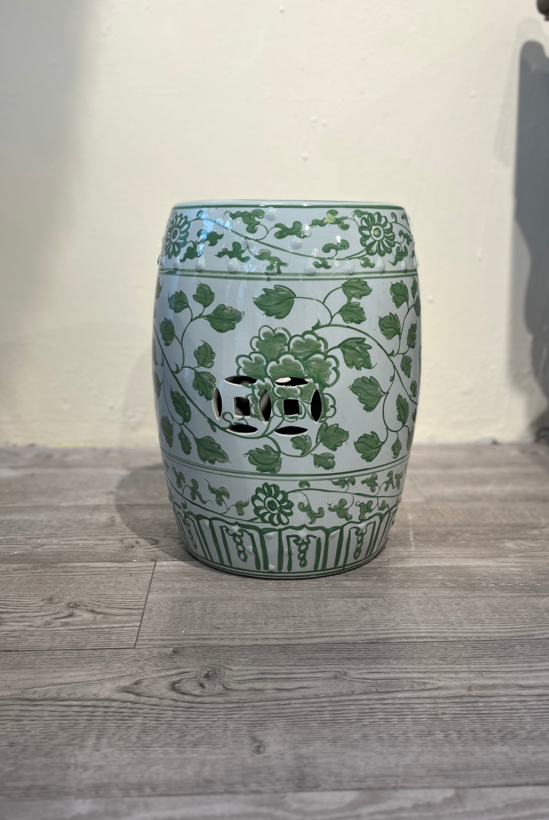 Garden Stool i hvit med grønt