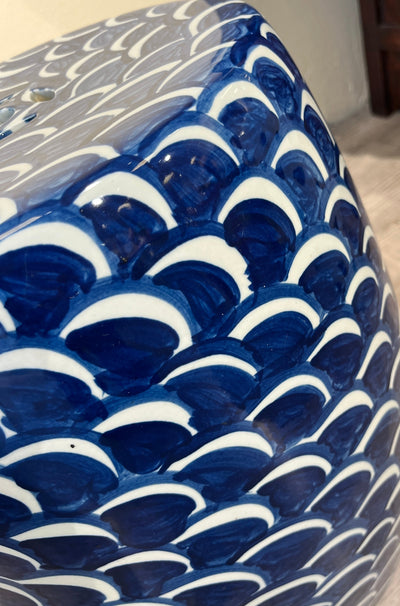 Garden Stool med blå bølger