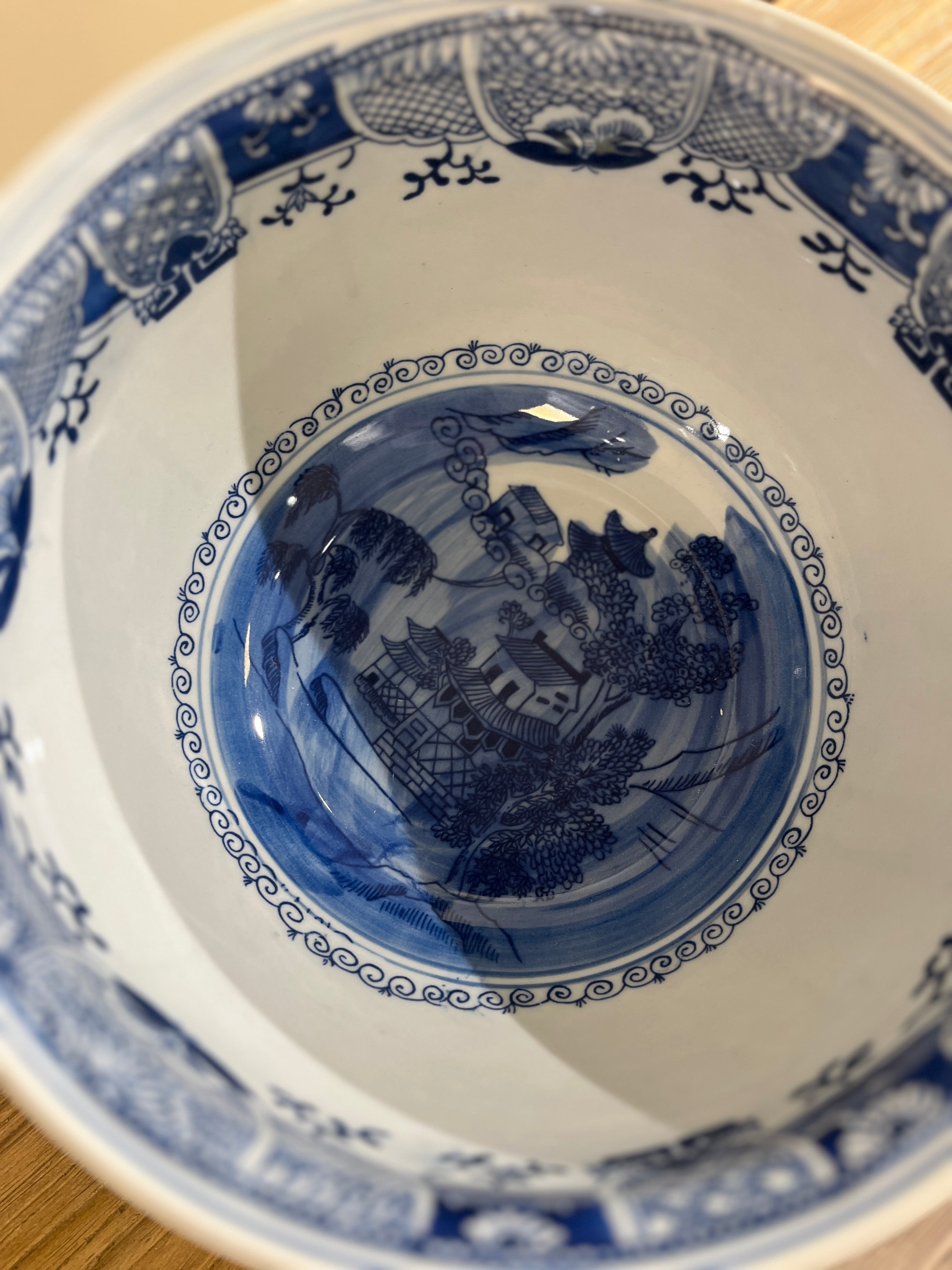 Blå og hvit Chinoiserie bolle - stor