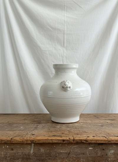 Krukke - Hvit med Løvehoder