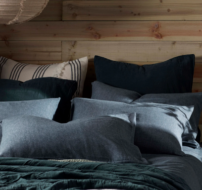 Sonny hvit og sort stripete putetrekk