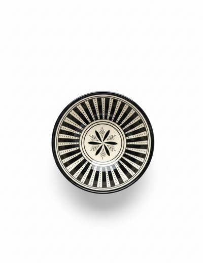 Sort og hvit tradisjonell bolle med striper - 20 cm