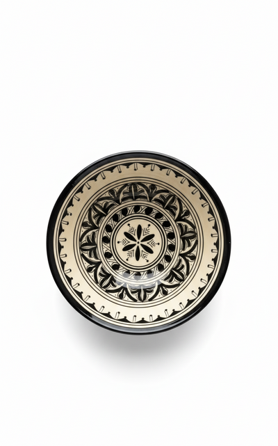 Sort og hvit tradisjonell bolle - 25 cm