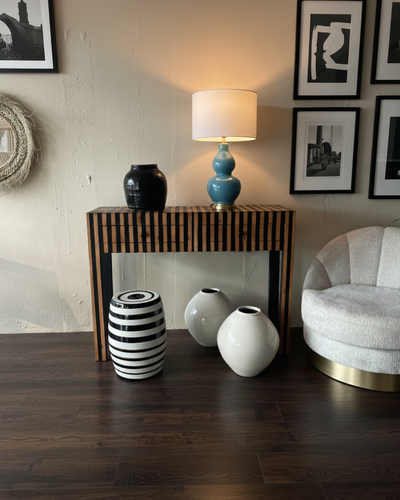 Valnøtt og harpiks konsollbord med skuffer