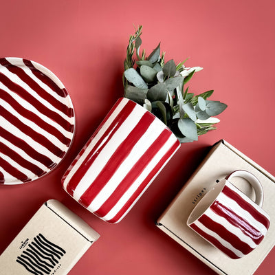Krus med rød striper