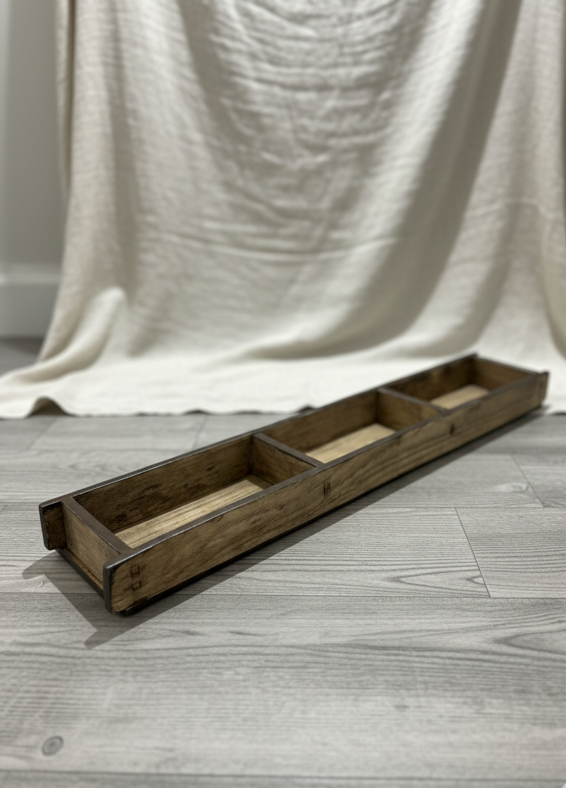 Trehylle med tre rom