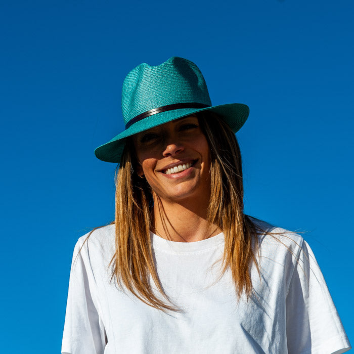 Turquoise hatt